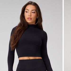 Fabletics women’s seamless long sleeve essential tee size medium